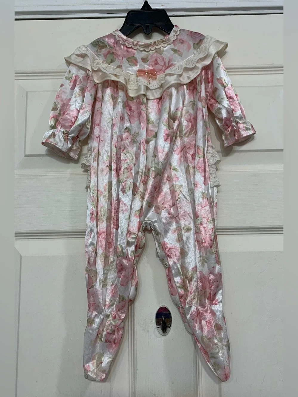 Vintage Edie Bee Girls Silky Pink & Ivory Floral & Lace 6mon Sleeper.       3641